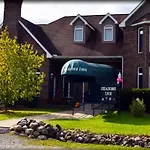 The Seasons Inn At Nicks Place